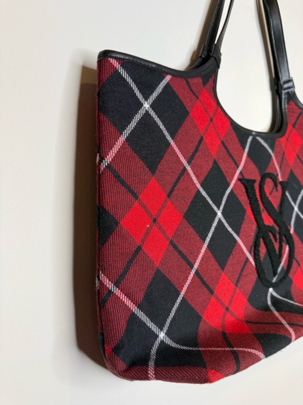 Victoria's Secret Plaid Tote Bag from the Black Friday 2023 collection - Picture 5 of 11